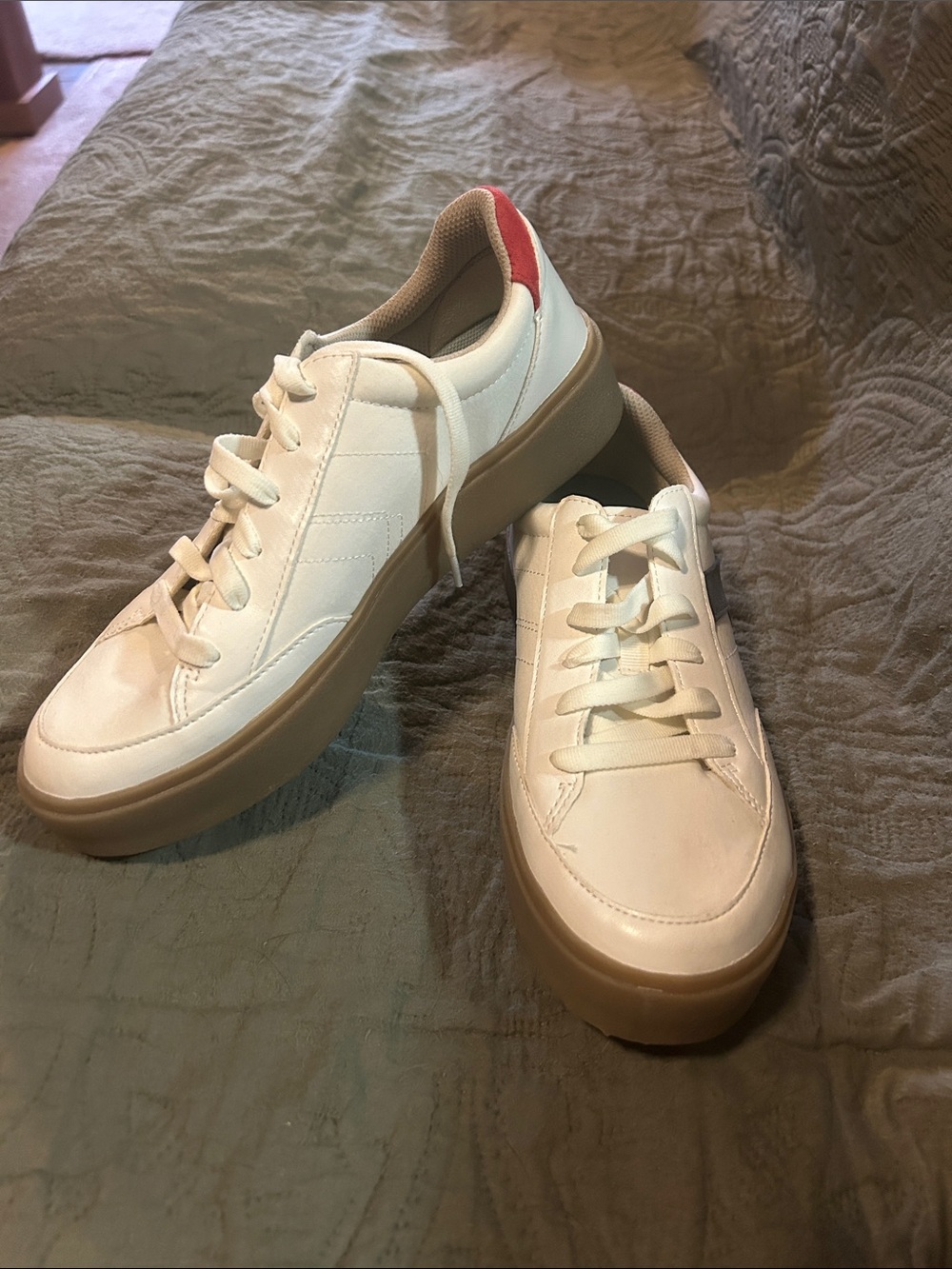Dr. Scholl’s Women’s White Low-Top Sneakers